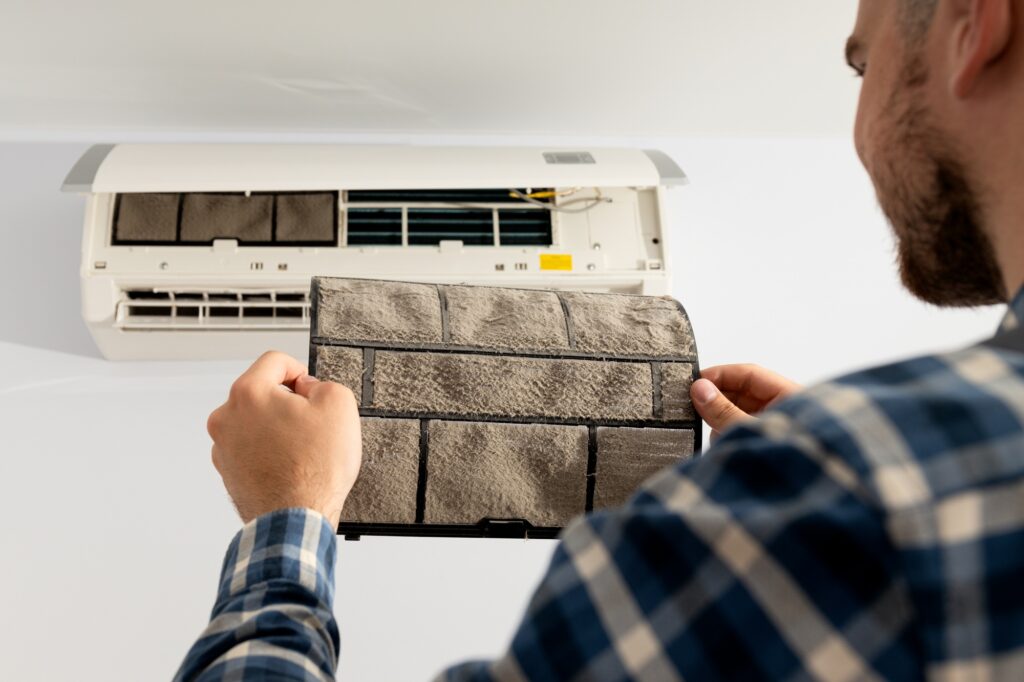 Male master and air conditioner, air conditioner repair