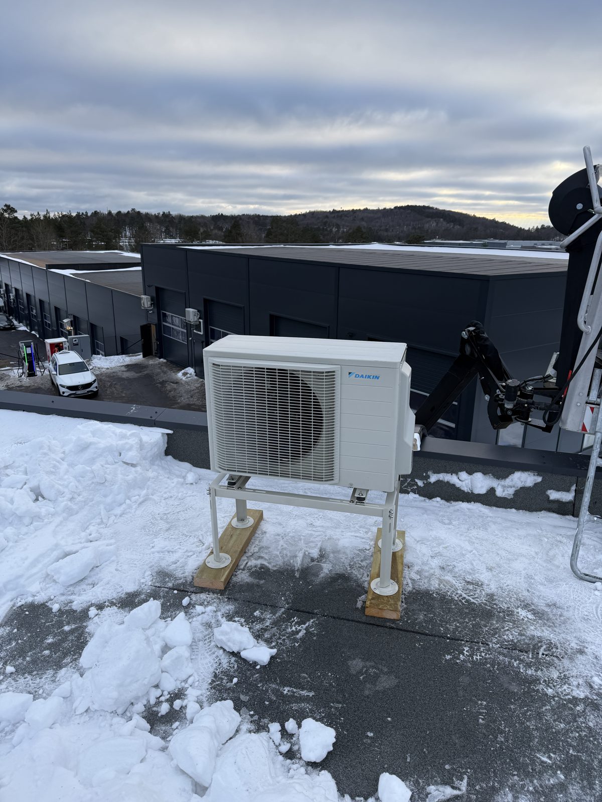 Daikin utedel montert på tak av næringsbygg i Kristiansand