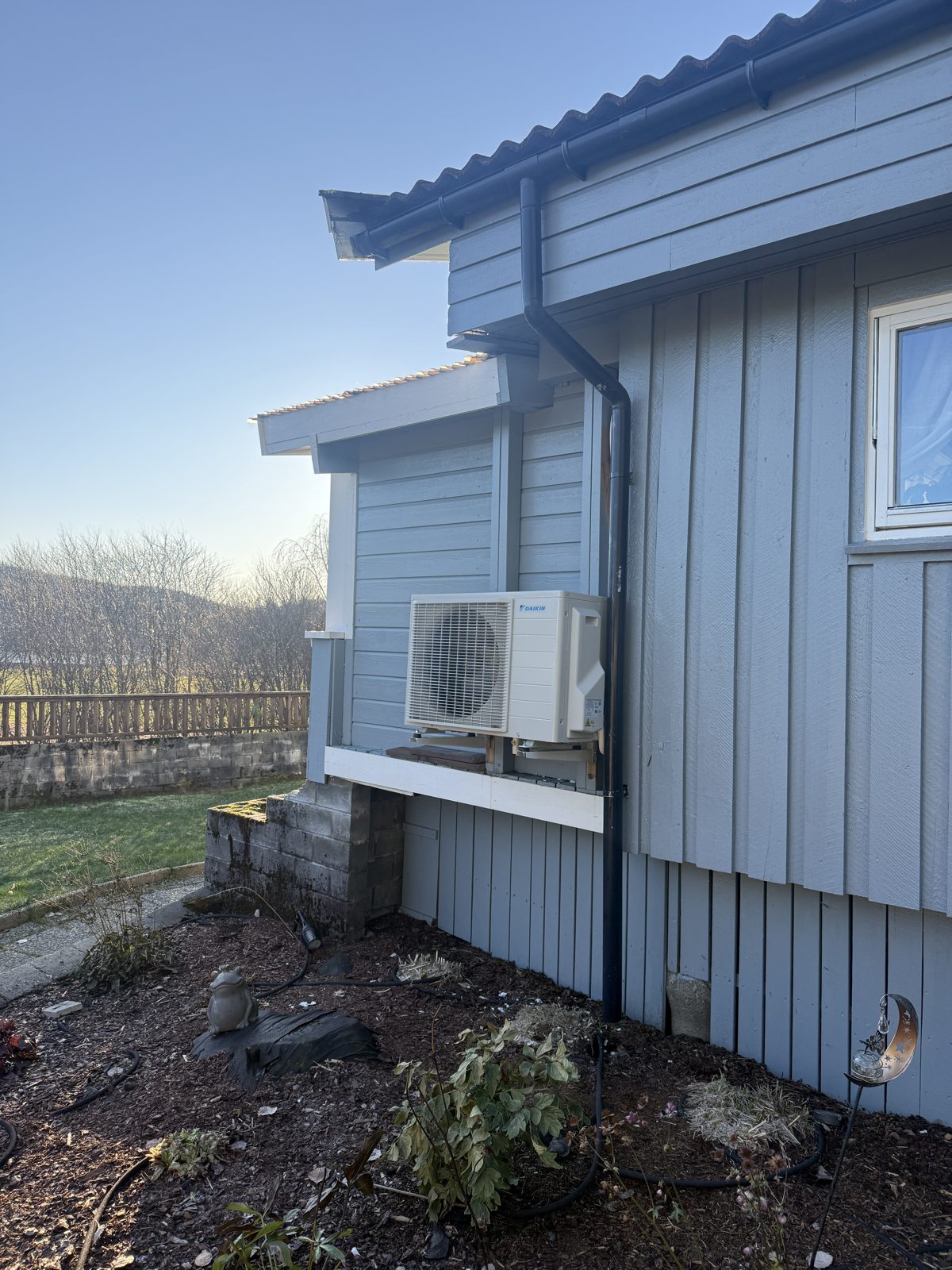 Daikin utedel montert på vegg i Vennesla